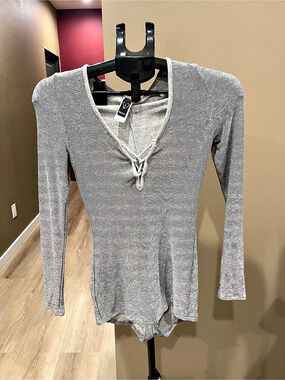 Windsor Gray Long Sleeve Bodysuit Size Medium